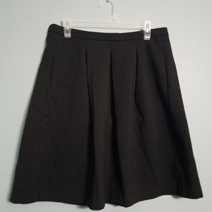 Black Boden Pleated Waist Skirt